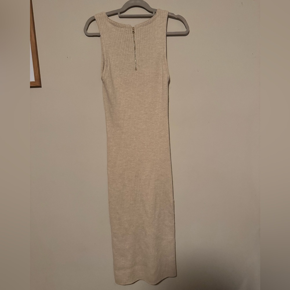 GUC Alice + Olivia Cream Midi Dress with Gold Accents and Customizable Leg Slit - Picture 7 of 14